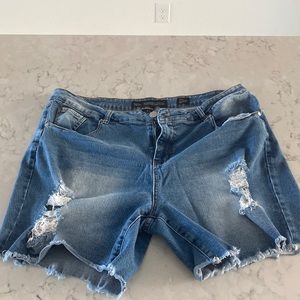 City Chic women’s light wash shorts Size 18, mid rise shorts